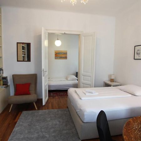 Casa Nostra - Ausgefallene Wohnung Am Augarten Вена Экстерьер фото