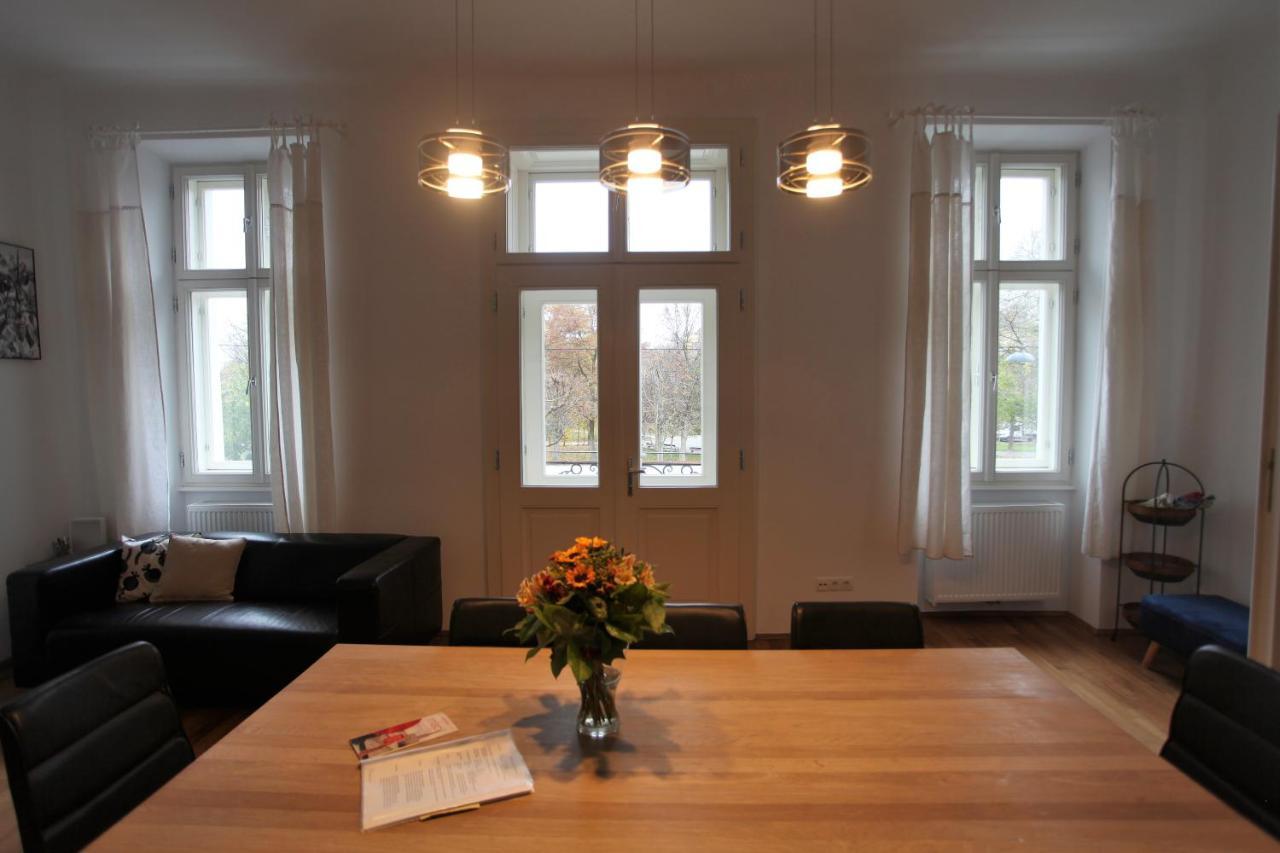 Casa Nostra - Ausgefallene Wohnung Am Augarten Вена Экстерьер фото