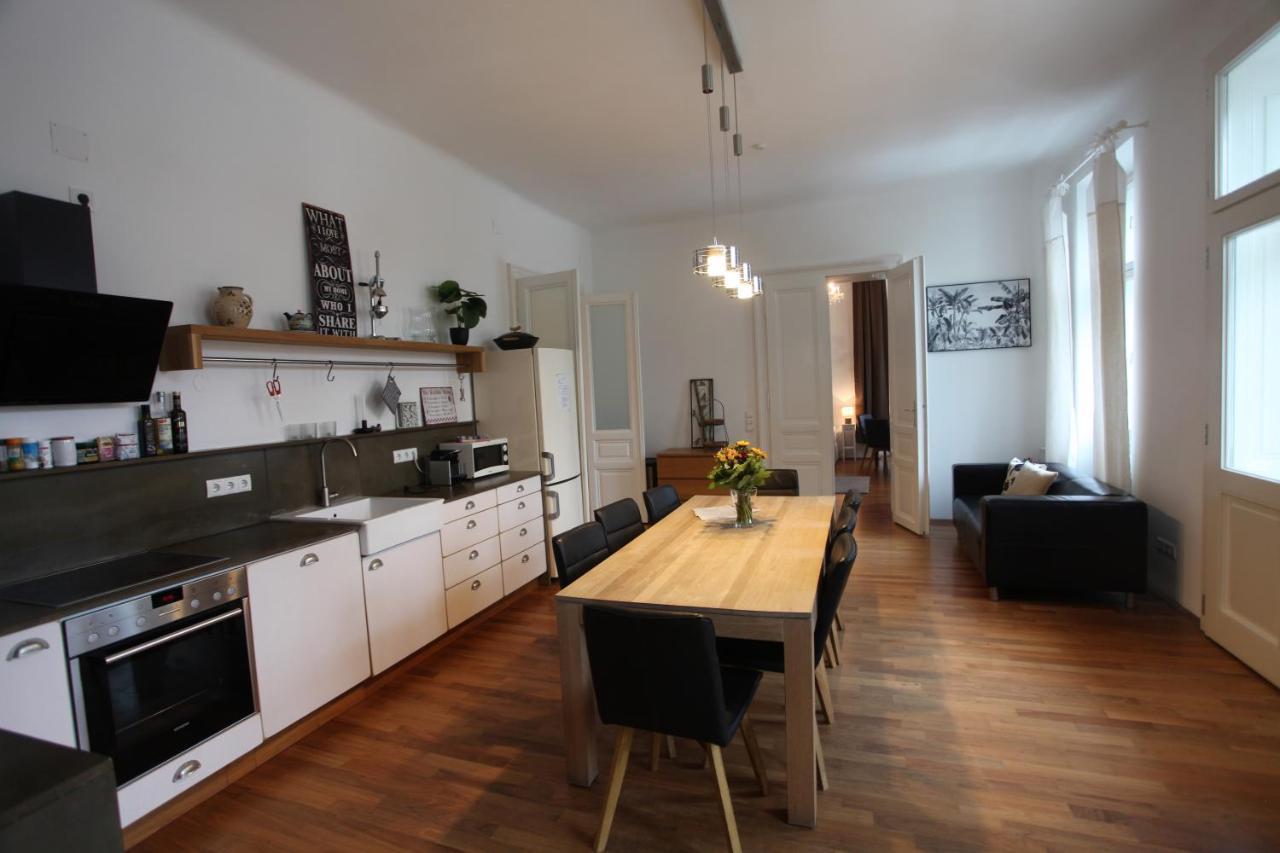 Casa Nostra - Ausgefallene Wohnung Am Augarten Вена Экстерьер фото