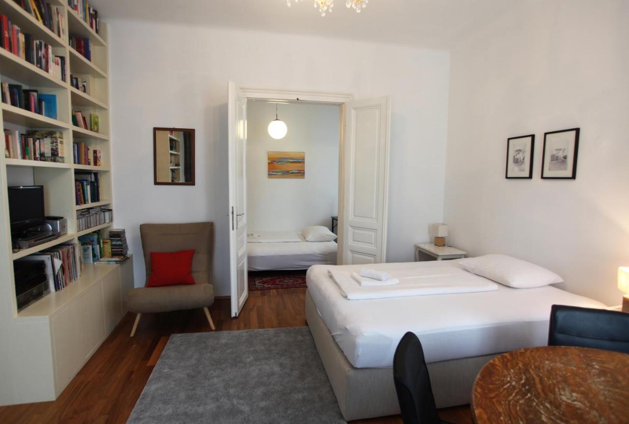 Casa Nostra - Ausgefallene Wohnung Am Augarten Вена Экстерьер фото